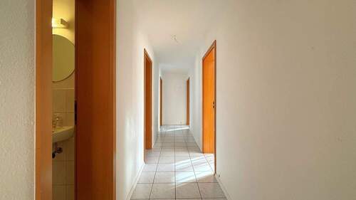 Flur - 4 Zimmer Etagenwohnung in Engen