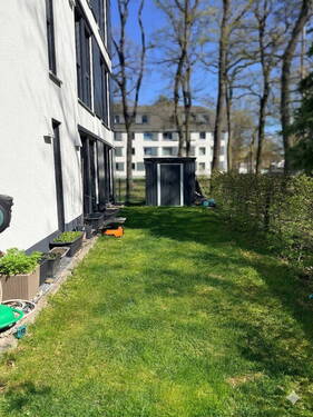 Garten mit Geräteschuppen - 