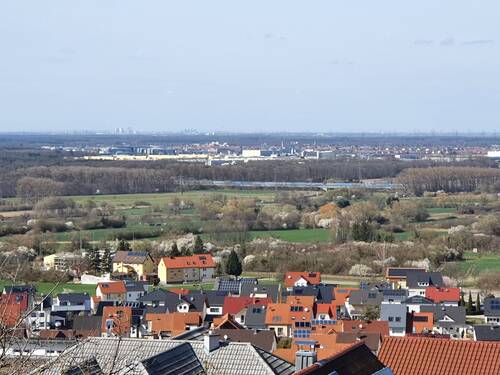 Fernsicht nach Nord-West im Hintergrund Mannhe - 