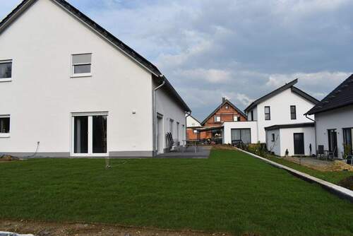 Ansicht Garten.JPG - amarc21 - Doppelhaushälfte inkl. Möbel