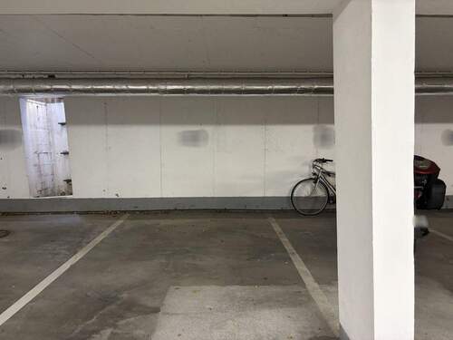 Tiefgaragenstellplatz - 