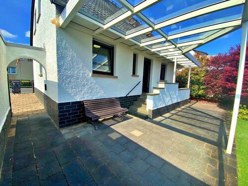EINGANG / PRIVATER ZUGANG - 