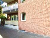 Hausseite mit Balkon - 4 Zimmer Etagenwohnung in Mönchengladbach
