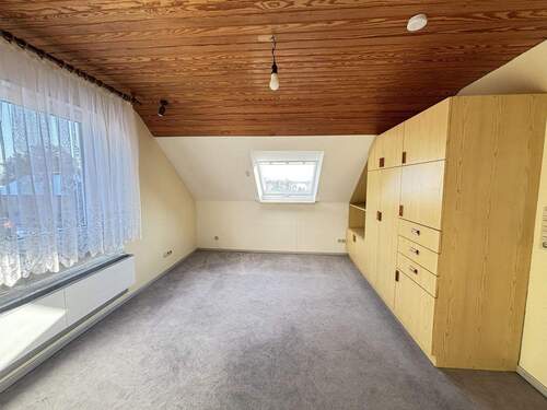Zimmer 1 im Dachgeschoss - 
