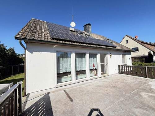 Terrasse und Solaranlage - Einfamilienhaus mit 140,00 m&sup2; in Wedemark zum Kaufen