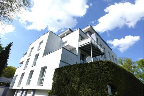 Haus - CHARMANTE 3-ZIMMER-WOHNUNG MIT LOGGIA UND STELLPLATZ