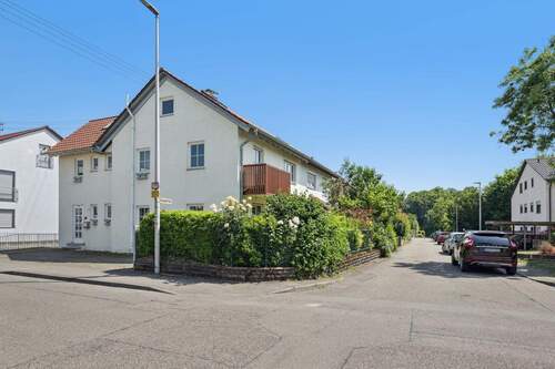 Außenansicht Straßenseite - 6 Zimmer Einfamilienhaus zum Kaufen in Freiberg am Neckar