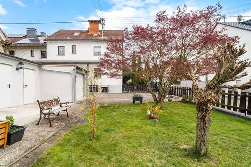 Garten - 8 Zimmer Einfamilienhaus zum Kaufen in Hofheim am Taunus / Langenhain