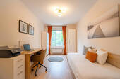Kind_Gast_Büro_gestaged - 