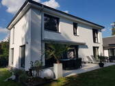 Haus mit Garten - 9 Zimmer Einfamilienhaus zur Miete in Dreieich