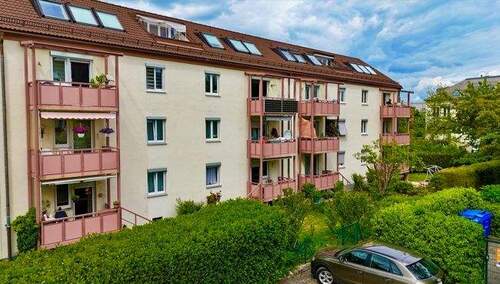 Außenansicht - Ihre Ruheoase in Stadtnähe - kernsanierte, helle 2,5-Zimmer-Wohnung zum sofortigen Selbstbezug!