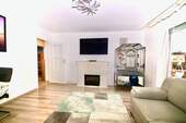 Wohnzimmer - 2 Zimmer Etagenwohnung zum Kaufen in München