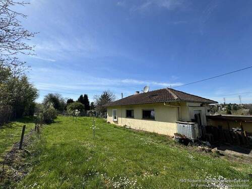 Hausansicht - Bungalow mit 82,00 m&sup2; in Pforzheim zum Kaufen