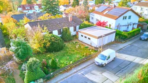 Vorgarten mit Doppelgarage - Grundstück in Bensheim