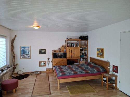 Wohnzimmer 2 - 2 Zimmer Etagenwohnung in Bornheim