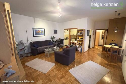 Wohnzimmer - 2 Zimmer Etagenwohnung zum Kaufen in Kassel