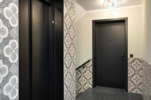 Stilformspiel im Hausflur - 