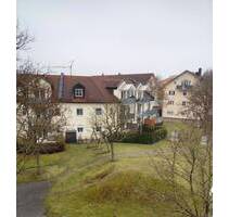 Zwei-Zimmer-DG-Wohnung mit Balkon in Garching an der Alz