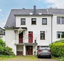 Zwei-Familienhaus mit Zahnarztpraxis am Universitätsklinikum in Essen Holsterhausen
