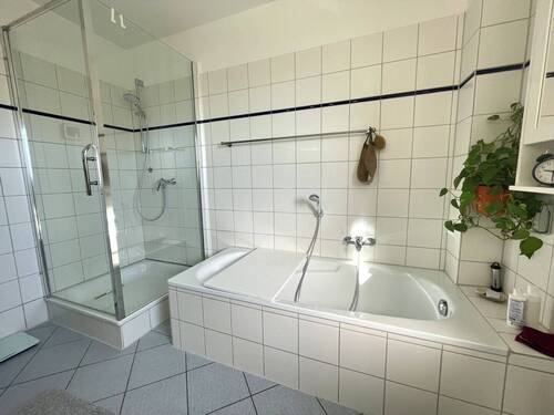 Badewanne+Dusche - 