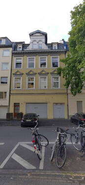 Hausansicht - Provisionsfrei - wunderschöne, vermietete Altbauwohnung m. 3 Zimmern, heller Wohnküche, Balkon