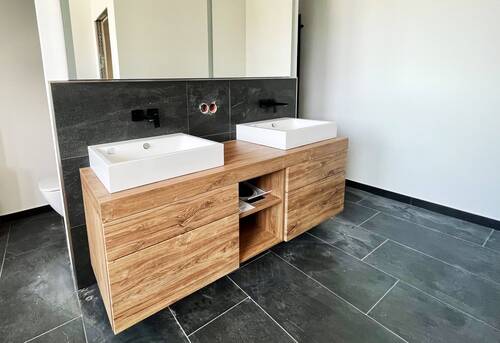 Badezimmer (*Ausstattung individuell wählbar) - 