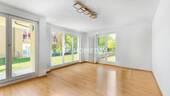 Wohnzimmer 2-1 - Erdgeschosswohnung mit Terrasse und Gartenanteil - vermietet auf Erbbaugrundstück