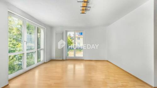 Wohnzimmer 1-1 - 3 Zimmer Etagenwohnung in Bernau