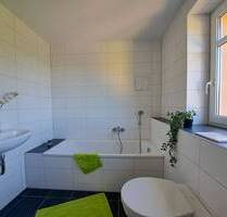 Aufgepasst - neu sanierte, niedliche 3-Zimmer-Dachgeschosswohnung im oberen Ortsteil von Jahnsdorf - verfügbar - Jahnsdorf/Erzgeb.