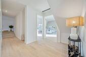 Entrée DG 1 - 5 Zimmer Etagenwohnung zum Kaufen in Berlin