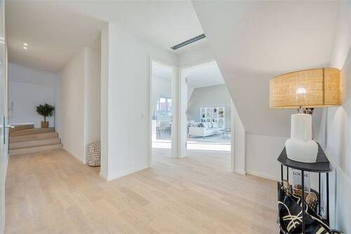 Entrée DG 1 - 5 Zimmer Etagenwohnung zum Kaufen in Berlin
