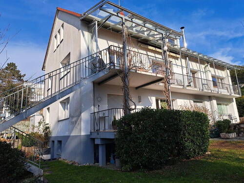 Hausansicht - Attraktive Eigentumswohnung im 2-Familienhaus in LÖ-Stetten am Leuselhardt