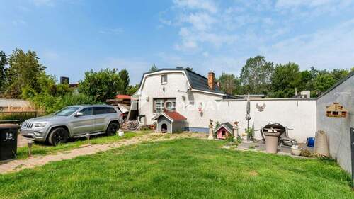 Außenansicht 1 - Einfamilienhaus mit 4 Zimmern, Terrasse, Garten und Pool in Pankow