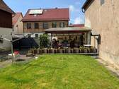 Grünfläche mit Außenterrasse - Bauernhaus, Landhaus mit 170,00 m&sup2; in Erfurt zum Kaufen