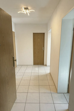 Flur - 3 Zimmer Etagenwohnung zum Kaufen in Groitzsch