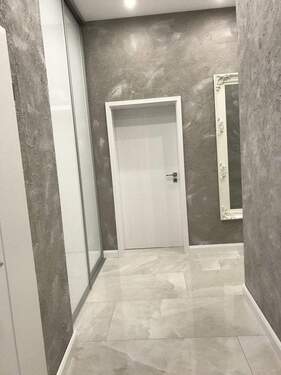 Flurbereich mit Einbauschrank - 4 Zimmer Etagenwohnung in Oerlinghausen