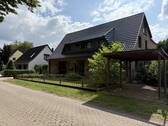Außenansicht - Großzügige Wohnung mit Hauscharakter im Grünen!