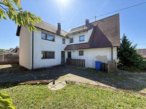 Nordansicht - 9 Zimmer Einfamilienhaus zum Kaufen in Kaisheim