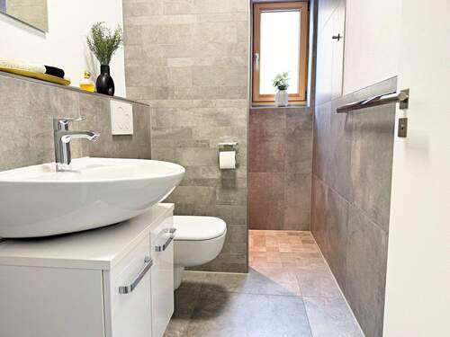 Zweites Badezimmer - 