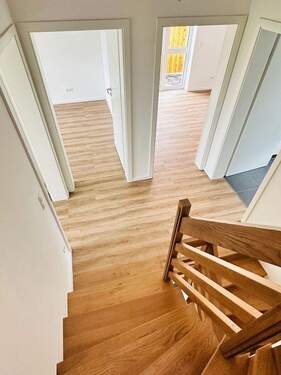 8 Treppenhaus OG.jpg - 