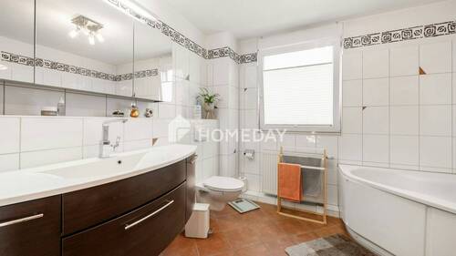 1. OG Badezimmer 1 - 