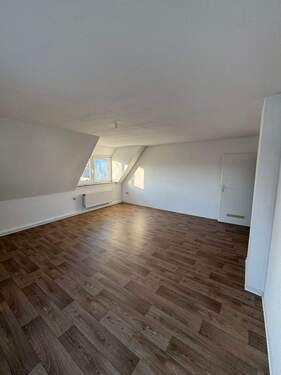 Wohnzimmer - 3 Zimmer Etagenwohnung zur Miete in Lauenförde