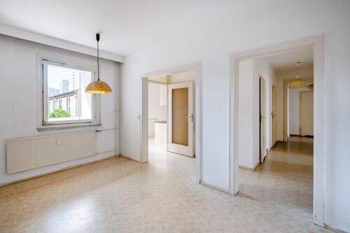 Blick in die Wohnung - 4 Zimmer Etagenwohnung zum Kaufen in Berlin