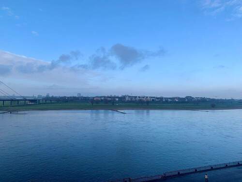 Ausblick auf Oberkassel - 3 Zimmer Etagenwohnung zum Kaufen in Düsseldorf