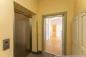 Aufzug, Wohnungseingang - 