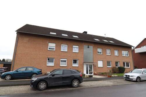 Außenansicht vorne - 3 Zimmer Etagenwohnung zur Miete in Hilter am Teutoburger Wald