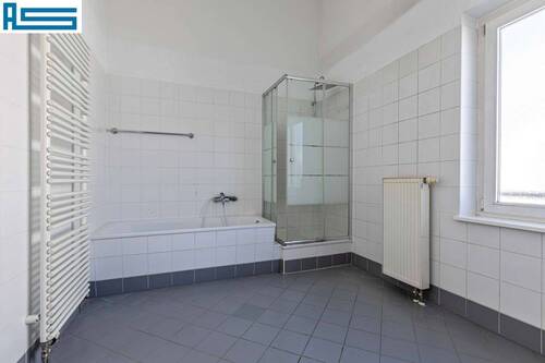 Badezimmer mit Dusche - 