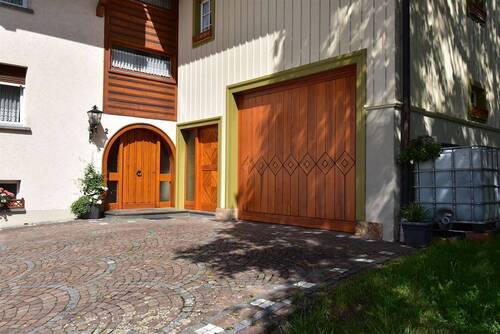 Eingang-Garage - Mehrfamilienhaus, Wohnhaus mit 162,00 m² in Ühlingen-Birkendorf zum Kaufen