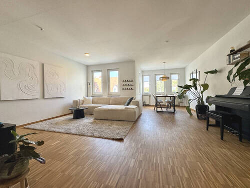 Titelbild - +++ Großzügige 2-Zimmer-Wohnung mit EBK und Balkon +++