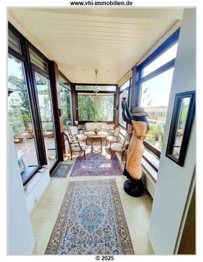 Wintergartenzimmer zum Balkon - DIE MONDÄNE Lage in Sonnenberg, mit riesigen Balkon, 2,5 Zi. ETW inkl. Stellplatz